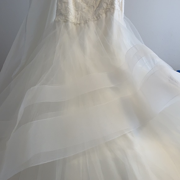 Rivini Wedding Gown - Picture 4 of 7